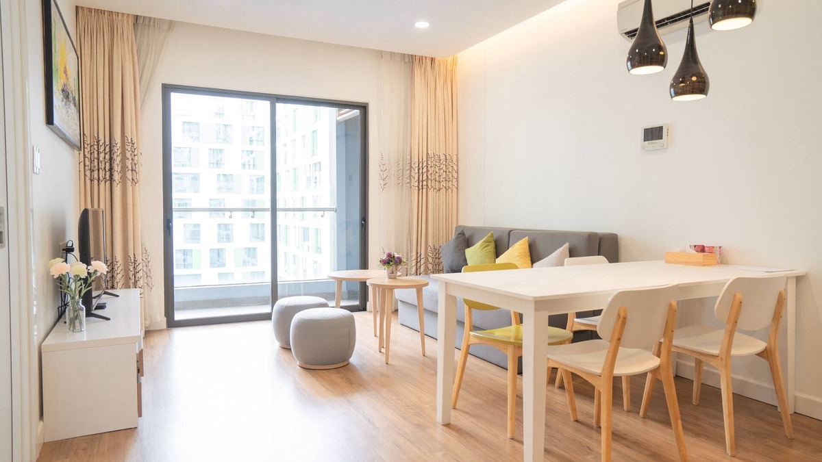 Tan Binh Apartment | Serviced Apartment Airport free pool and gym