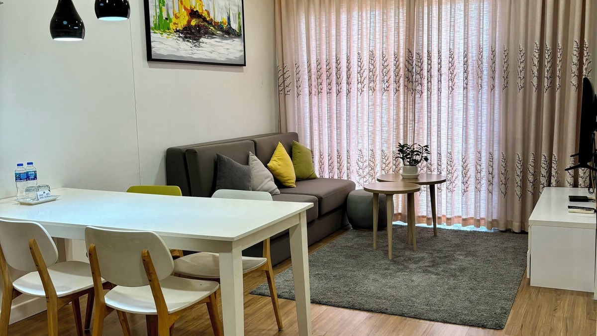 Tan Binh Apartment | Serviced apartment at Republic Plaza near airport, free pool and gym.