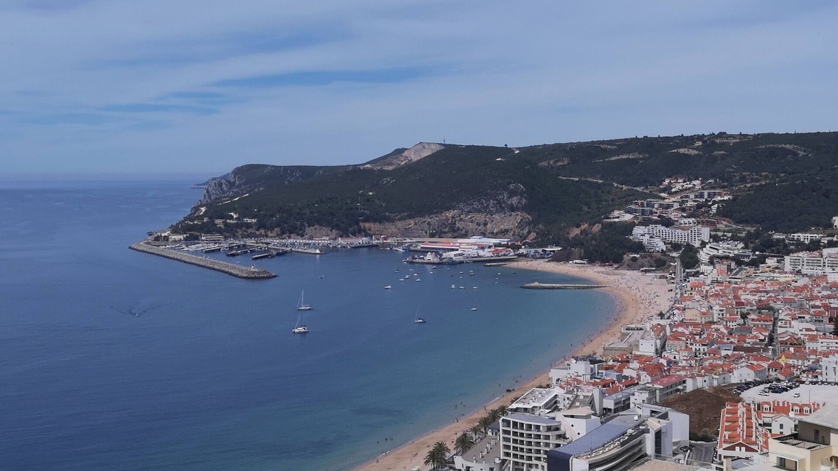 Quintola da Maca Villa | Sesimbra 6 minutes, Luxury villa, 3 bedrooms, 3 baths, garage. Arrabida Park