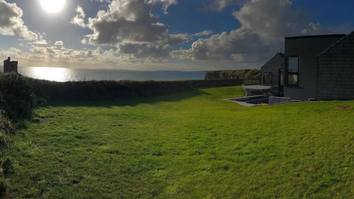 Ballybunion House | Set on the Wild Atlantic Way, modern house offering total luxury.