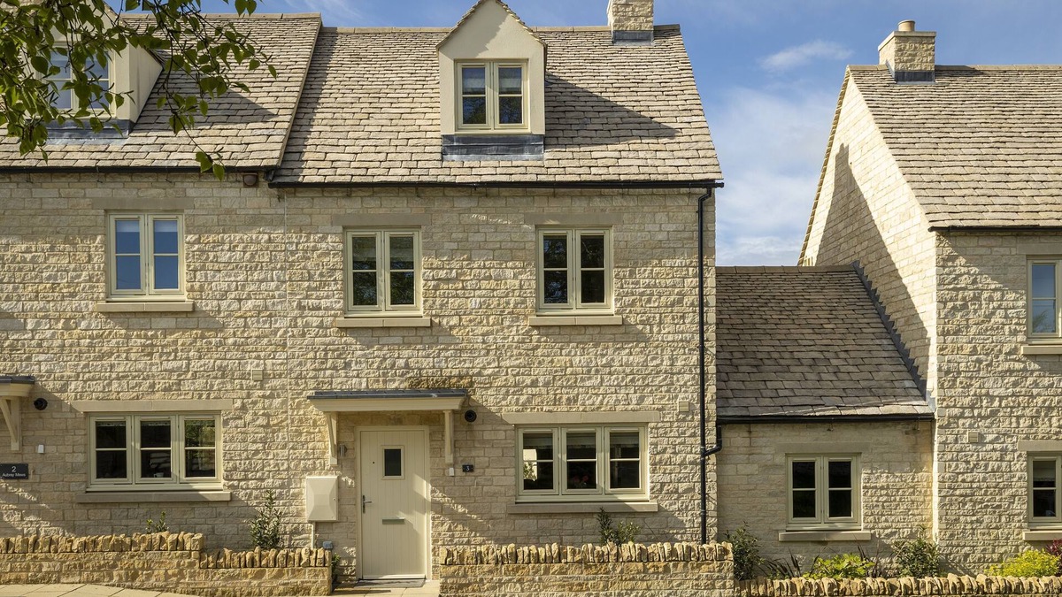 Stow-on-the-Wold House | Set over three floors this spacious home is an ideal bolthole for families