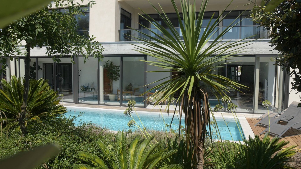 Sete Villa | SETE, listed villa 240 m2, 50 meters from the beach, 1st sea line, swimming pool