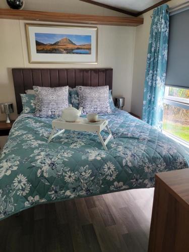 Prestonpans Resort | Seton Sands Holiday Village 2 Bedroom En-Suite Caravan with Bath