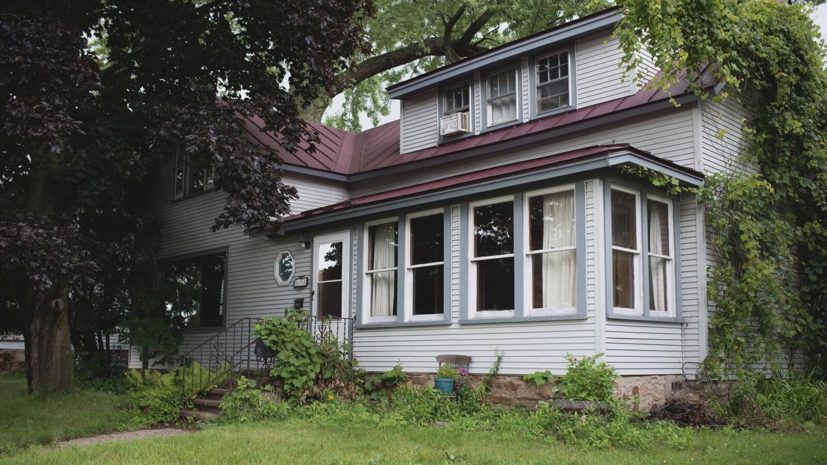 Stevens Point House | Settle Inn