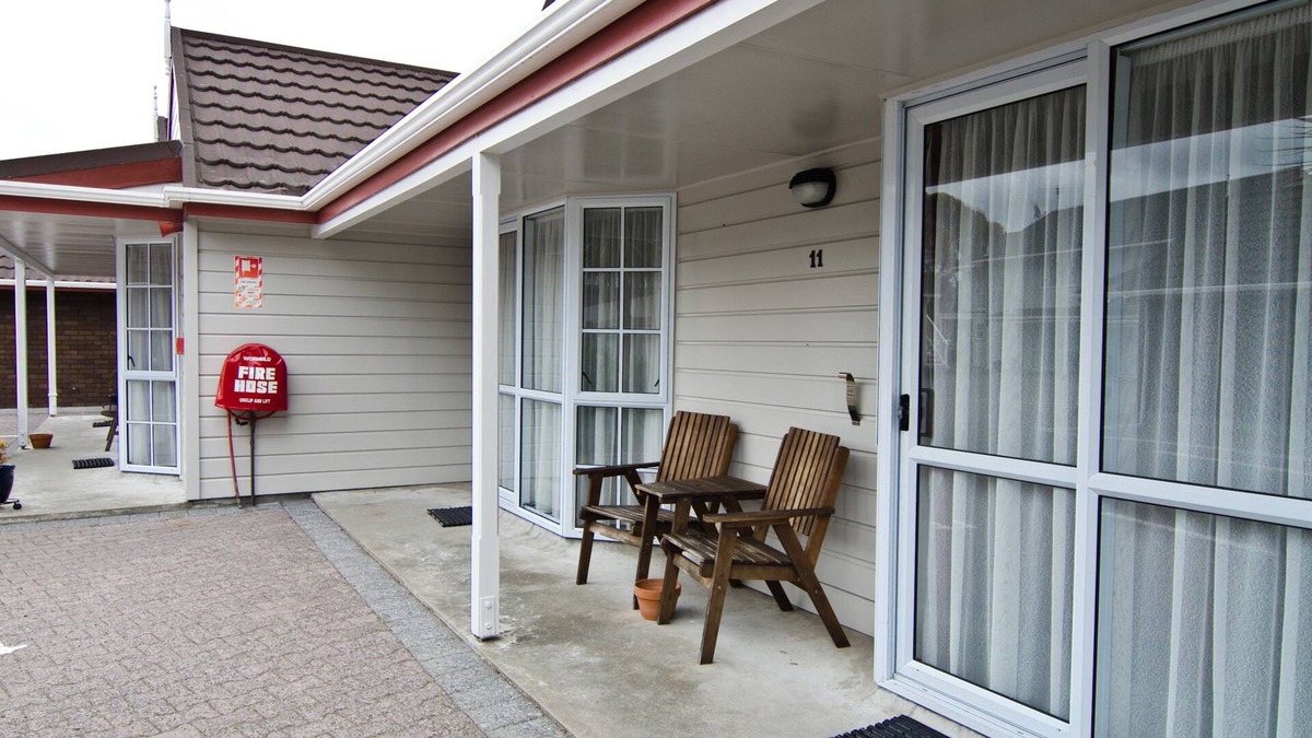 Petone Hotel | Settlers Motor Lodge