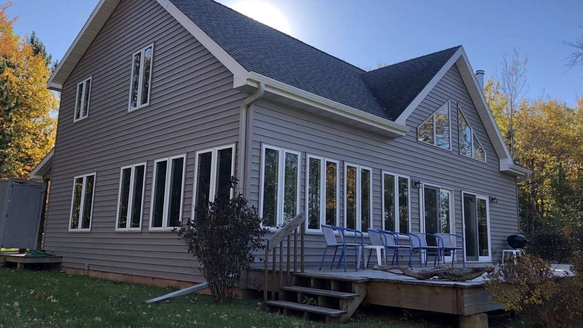 La Pointe House | Seven Hearts - Family Home with Guest House and Lake Superior Access!