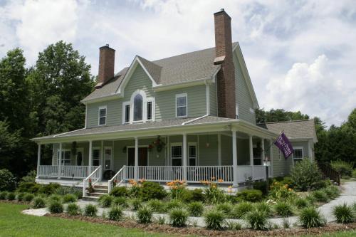 High Point Bed & Breakfast | Seven Oaks Bed & Breakfast