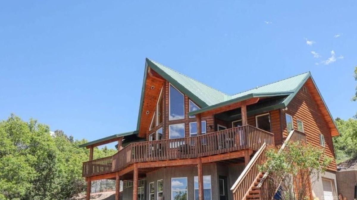 Mammoth Creek Cabin | "Seven Oaks Cabin” in Duck Creek Village, Utah. Zion and Bryce Nearby!