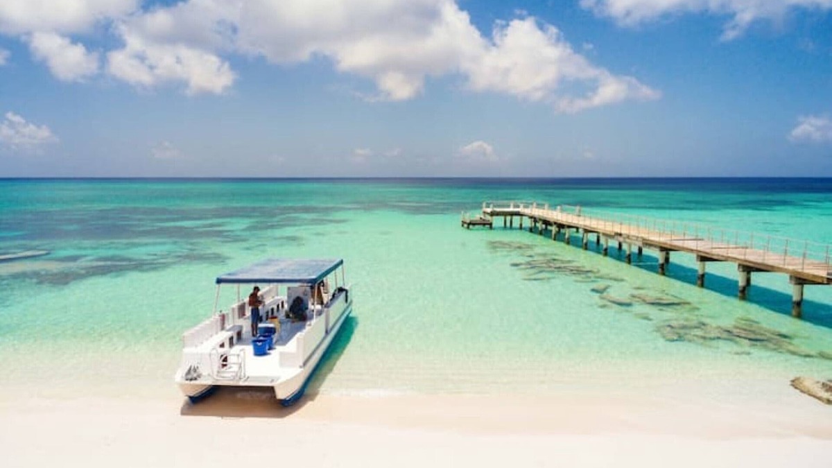 Cockburn Town House | Seven Seas Grand-Turk - Island home New Rental !
