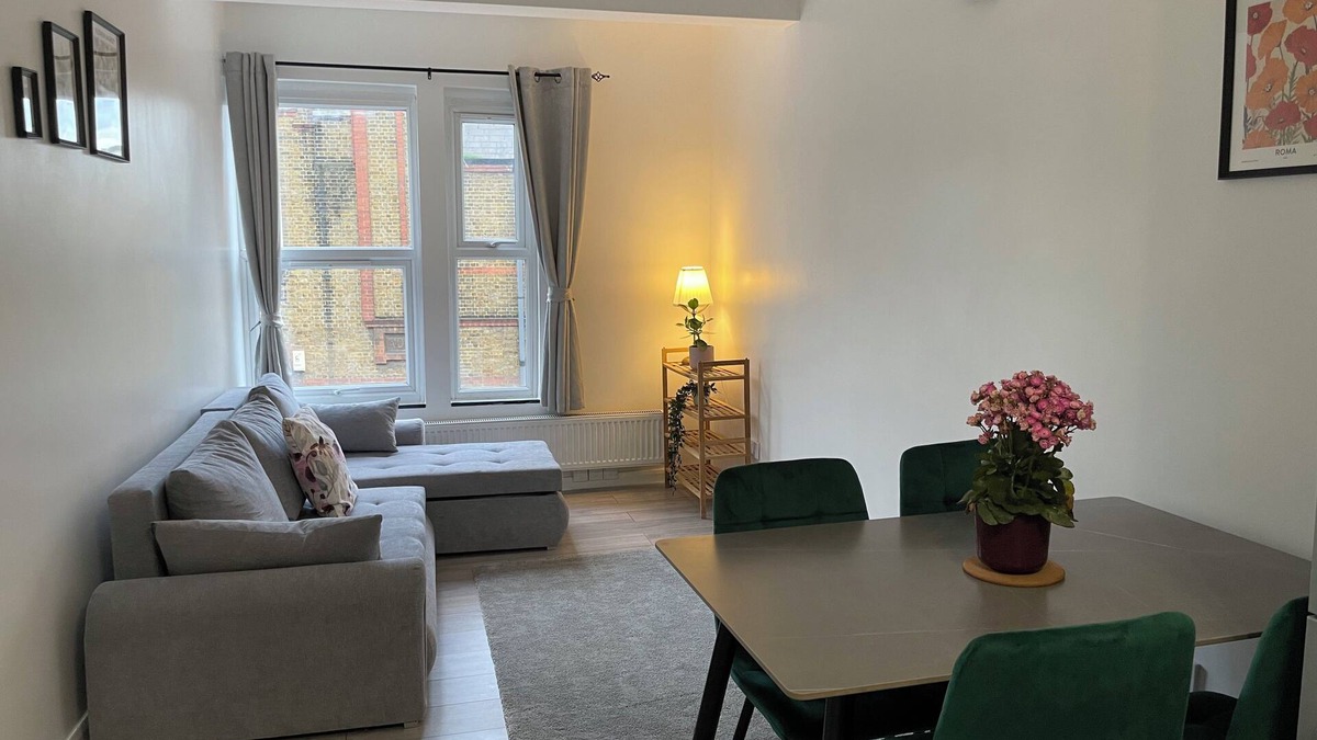 Tottenham Green House | Seven Sisters Hideaway
