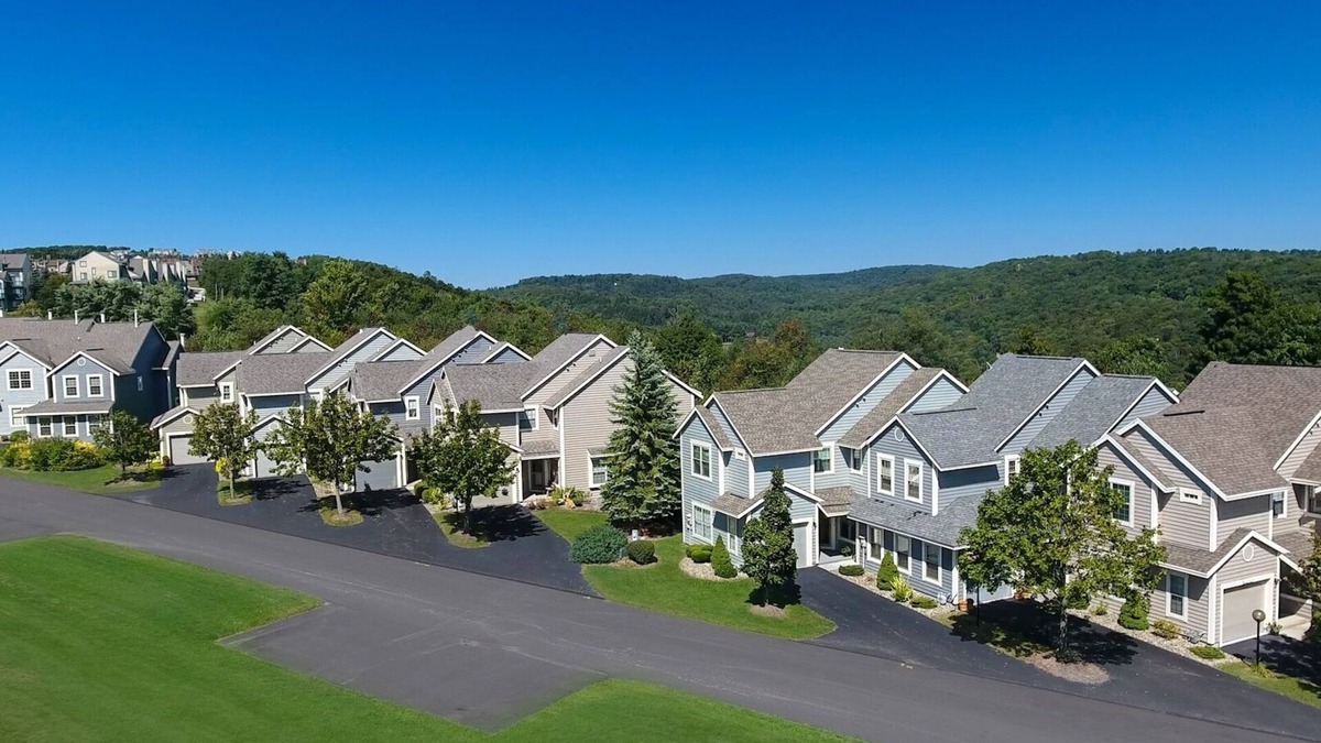 Seven Springs Condo | Seven Springs 4 BR Premium Condo, Mountain Views! by RedAwning - Save 10% on 3 Nights, 15% on 5 Nights!
