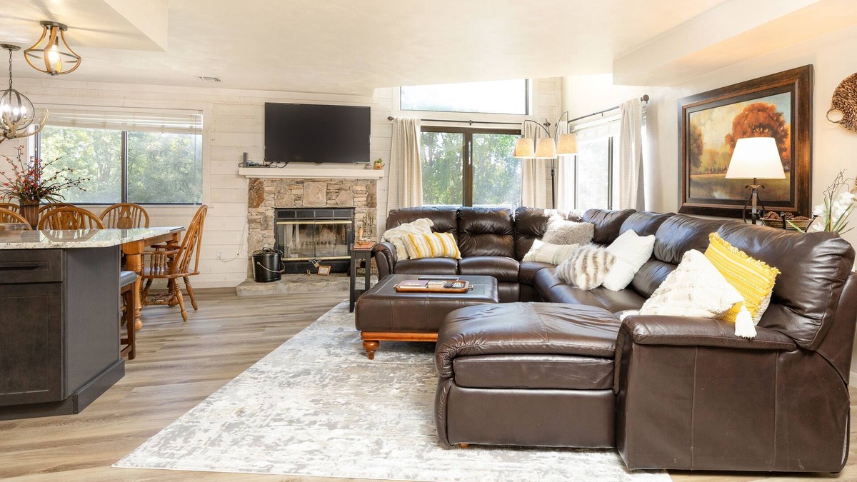 Seven Springs Condo | Seven Springs Meadowridge 3 Bedroom Standard Condo - Sleeps 10, Pet Friendly! by RedAwning