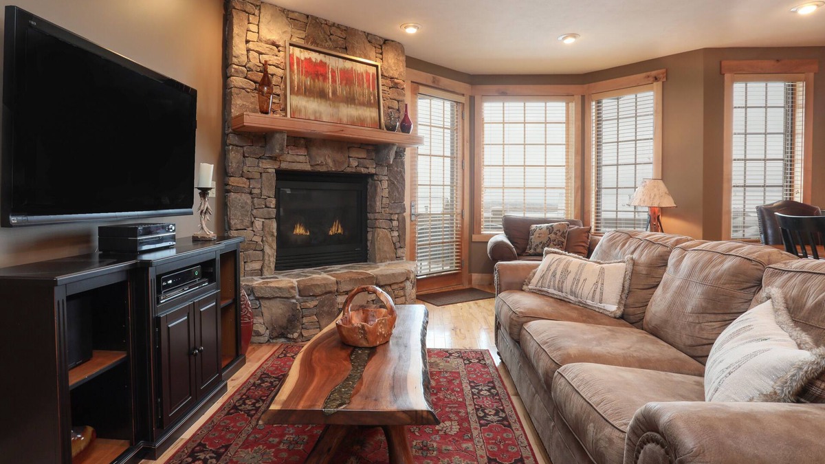 Champion House | Seven Springs - Southwind Ski-in Ski-Out Mountaintop Townhouse