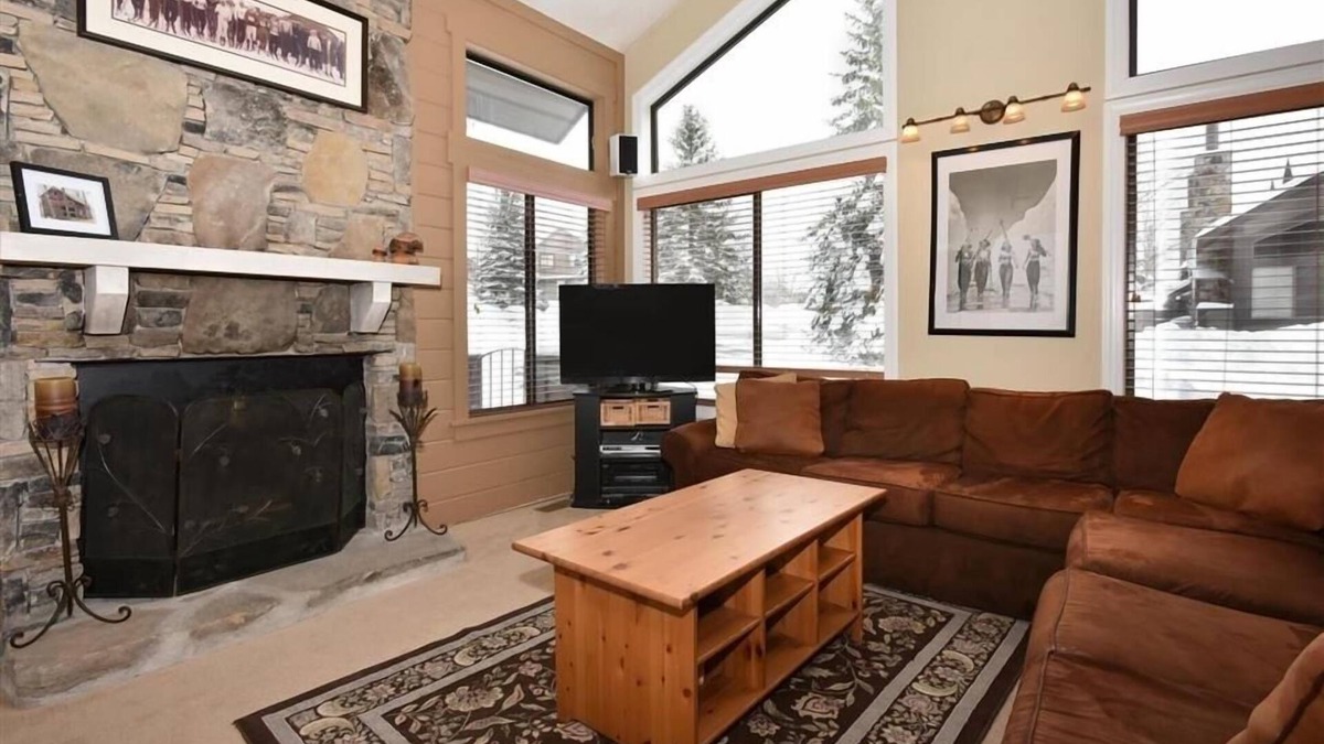 Seven Springs House | Seven Springs Sunridge 3 Bedroom Premium Condo with Loft and Private Deck by RedAwning