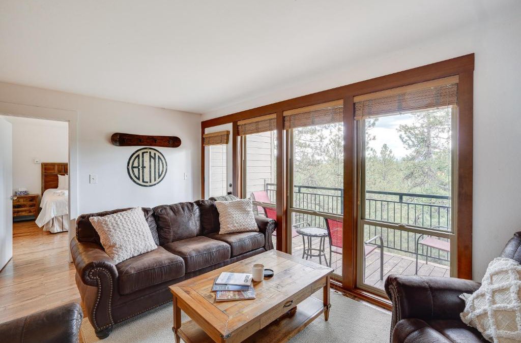 Bend Apartment | Seventh Mountain Condo in Bend with Scenic Views!