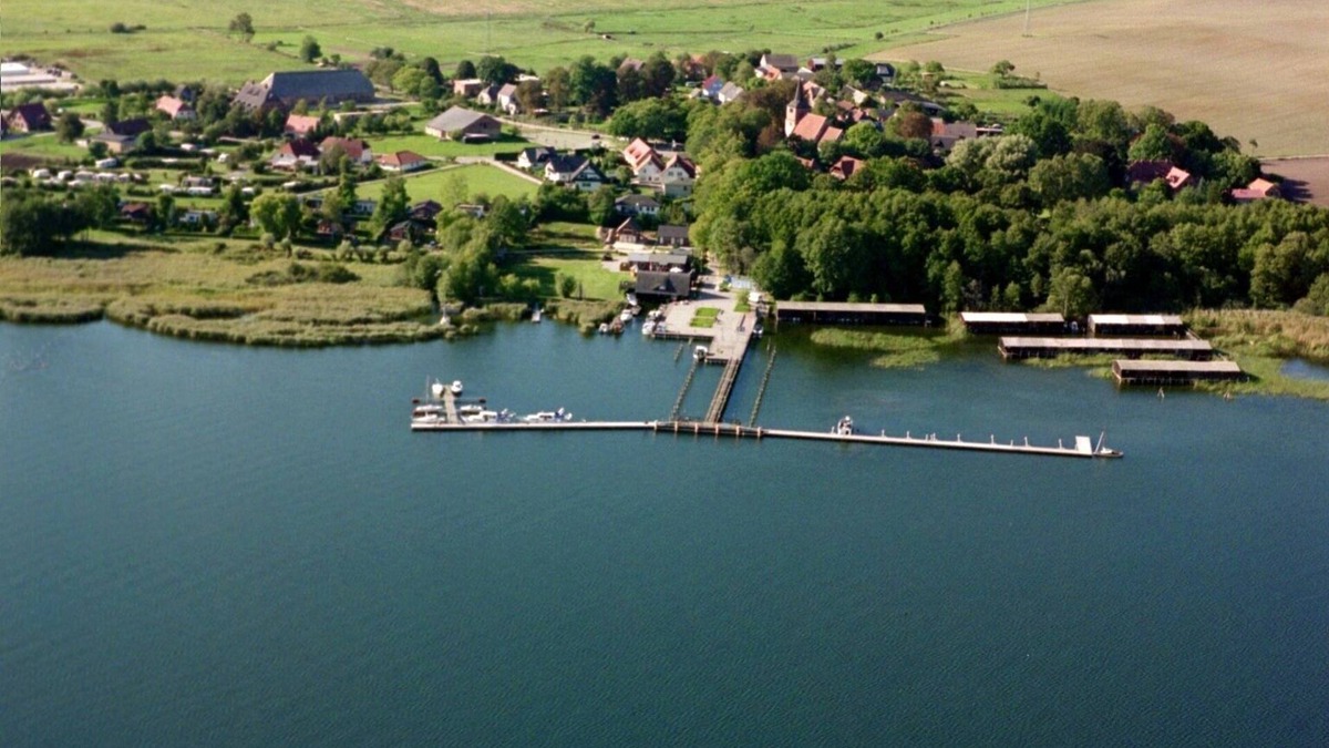 Muritz House | several lovingly furnished Wohnunfgen, small idyllic Dor