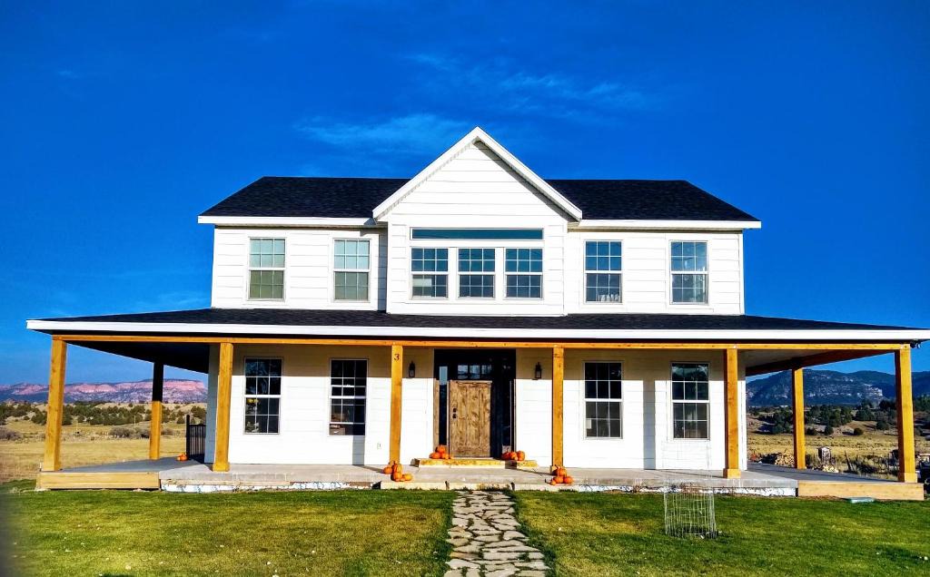 Hatch House | Sevier River Farmhouse 2