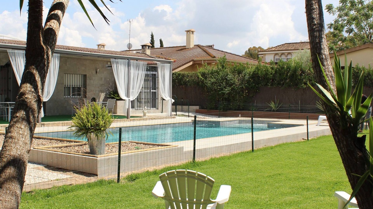 Bellavista-La Palmera House | SEVILLA CITY, LUXUY APARTMENT: PARKING FREE, METRO AND POOL