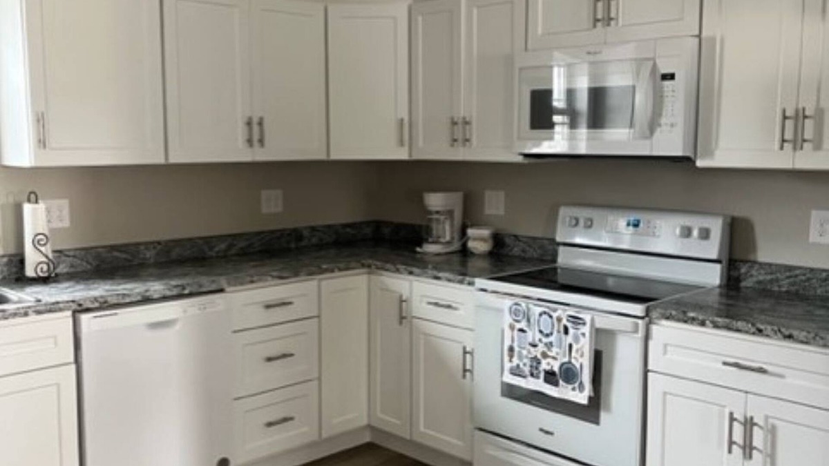 Seymour House | Seymour Southern Comfort. New build 2-bedroom duplex that comfortably sleeps 6.