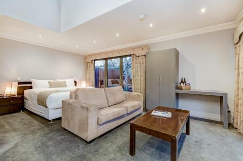 Soldiers Hill Hotel | Seymours On Lydiard