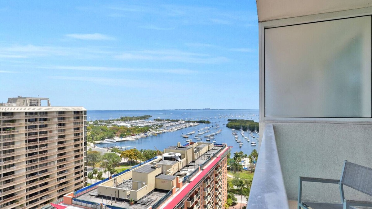Coconut Grove Apartment | SF Amazing Studio - Walking Distance to Cocowalk