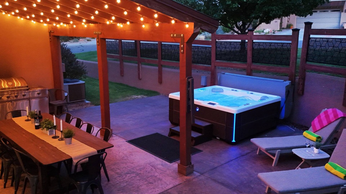 Moab South Valley House | Sg1 Luxury Private Hot Tub Oasis, Near Arches National Park, Sleeps 6-8.
