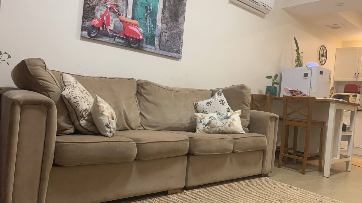 Mawson Lakes Apartment | Shabby Chic hideaway-One bedroom apartment. Adelaide/Barossa gateway