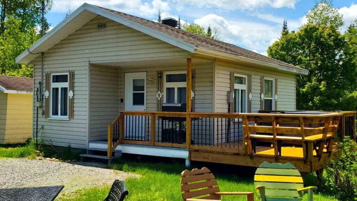 Saint-Tite-des-Caps Ski Chalet | Shack Cozy w/spa - near Massif Charlevoix & MSA