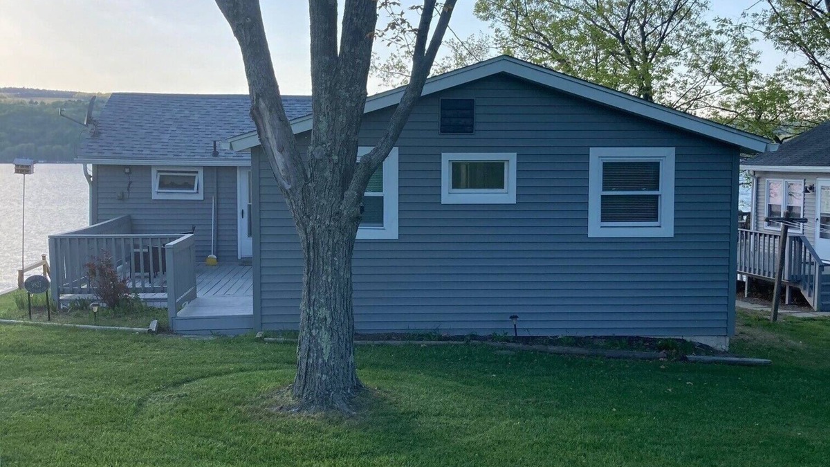 Hammondsport House | Shade of Gray at Splitrock