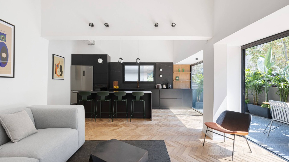 Kerem HaTeimanim Apartment | Shades of Green near the beach