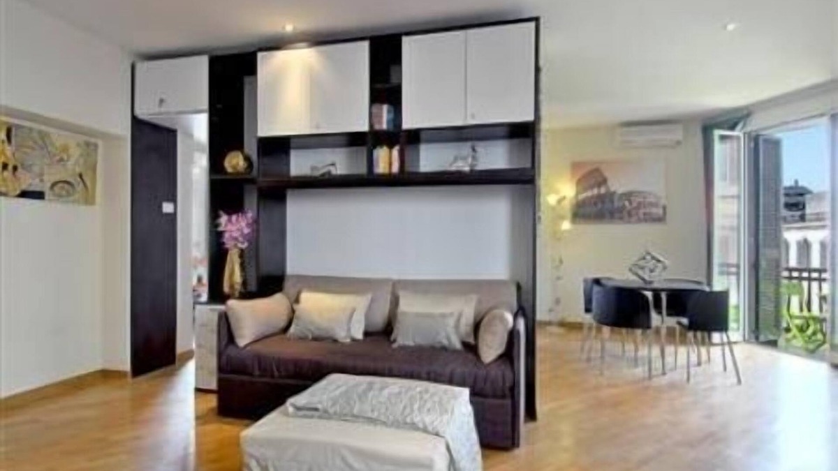Esquilino Apartment | SHADOW OF THE COLOSSEUM AND SAINT MARY MAJOR! CONTACT FOR UPDATED AVAILABILITY!