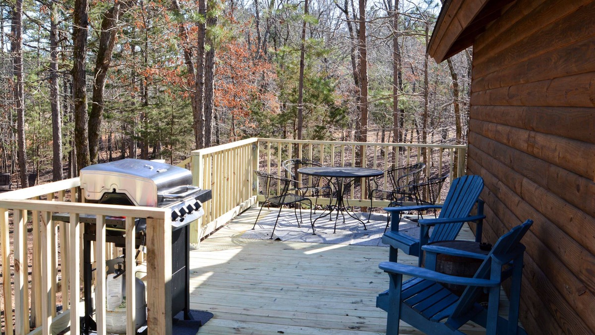 Board Camp Cabin | Shady Bend Bunk house, sleeps 4, 1 mile from the WPG south trail head.