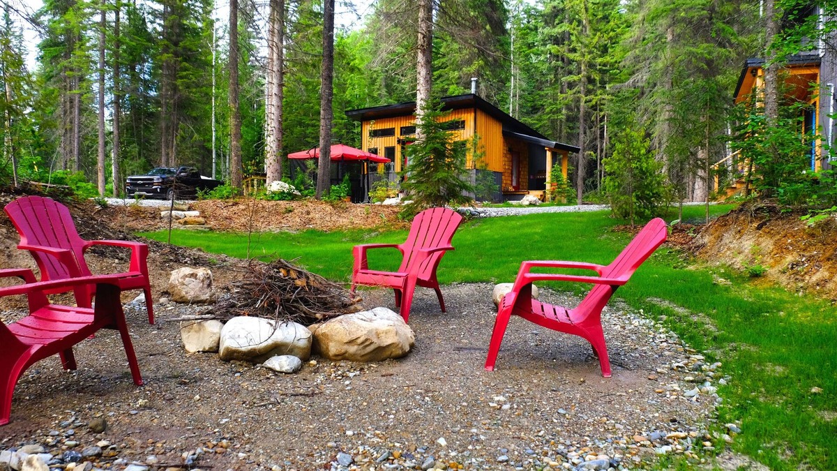 Golden House | Shady cabin in the forest! Fast wifi!