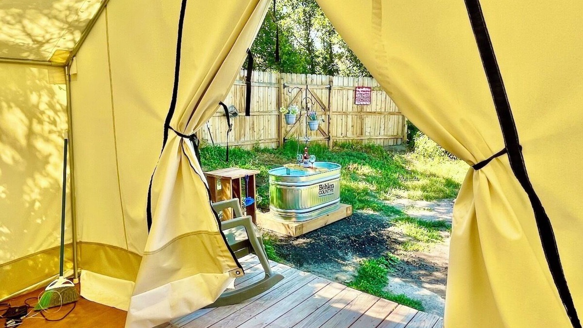 Monument Cabin | “Shady Pine” Glamping + Outdoor Tub & Hot Water