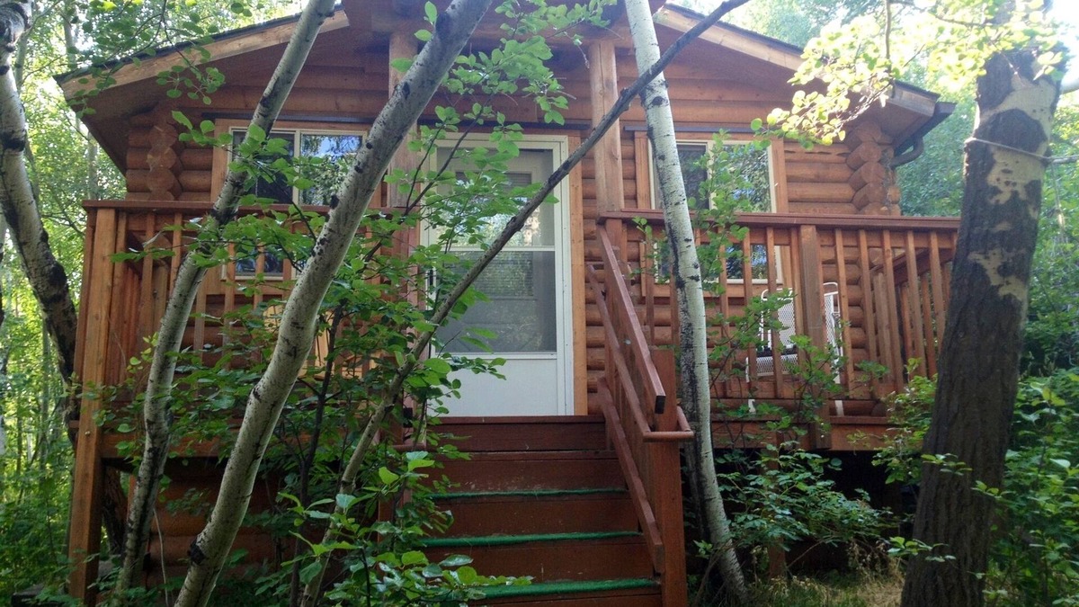 Roberts Cabin | Shady Rest Cabin at Paris Montana®