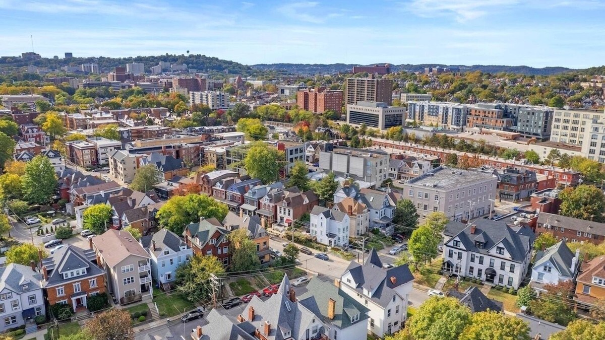 East Liberty Apartment | Shadyside/Central @2 Bright and Stylish Studio with Free Parking