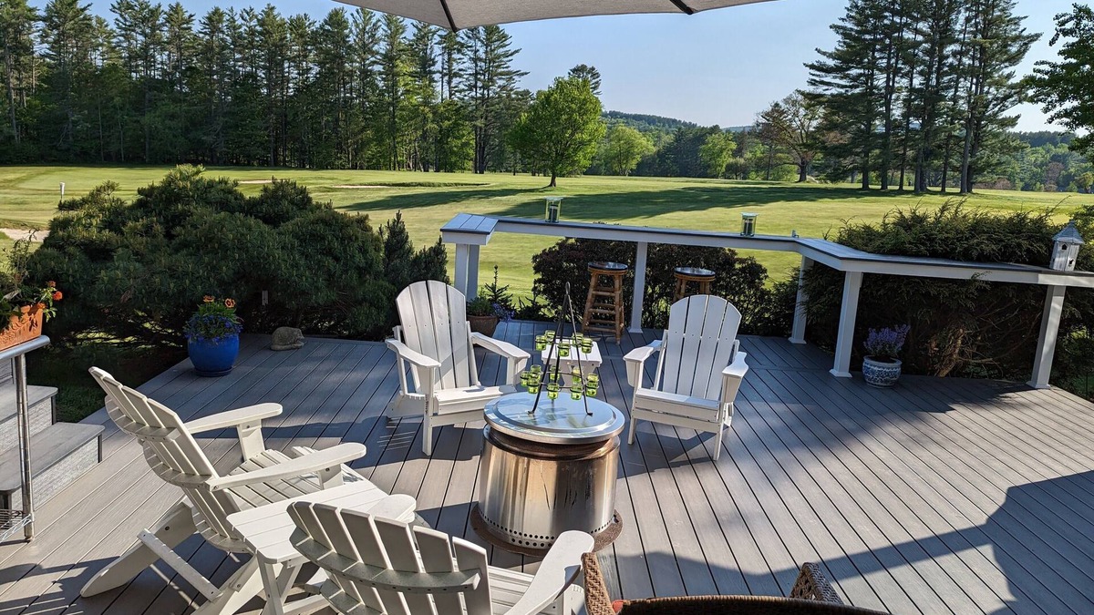 Elkins House | Shaker Bear Guest House- Sleeps 6: Queen & 4 twins, 2 Full bath's