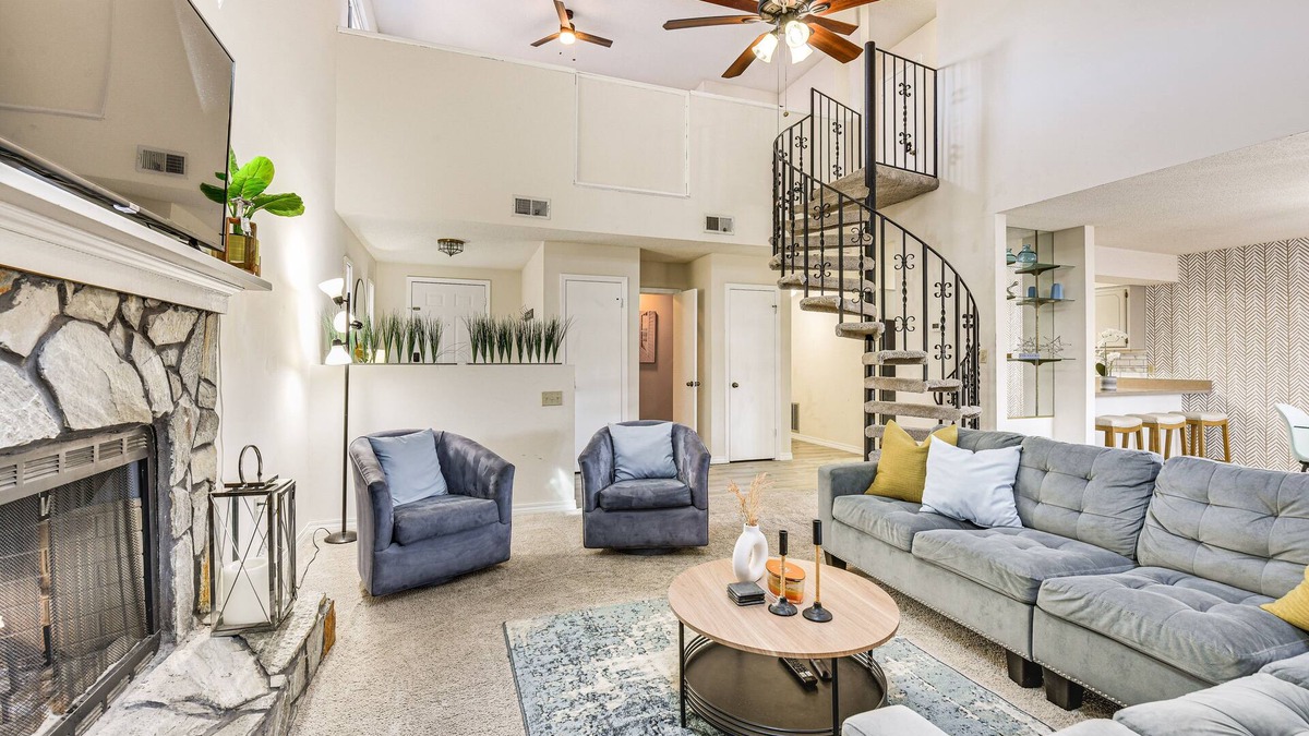 Shalimar House | Shalimar Townhome w/Screened Porch: 6 Mi to Beach