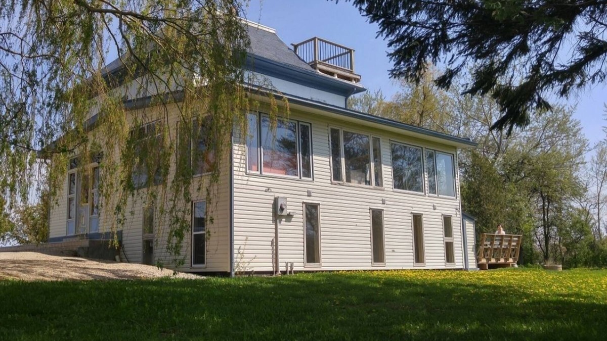 Ashfield-Colborne-Wawanosh House | Shamrock Beach Cottage near Ontario's sandy west coast!