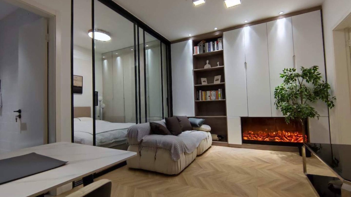 Changning Apartment | Shanghai 2Br flat with garden& floor heating nr line2/11 Jing an temple