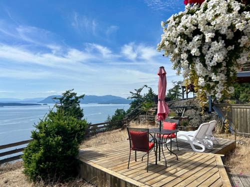 Pender Island House | Shangri-La Oceanfront vacation home