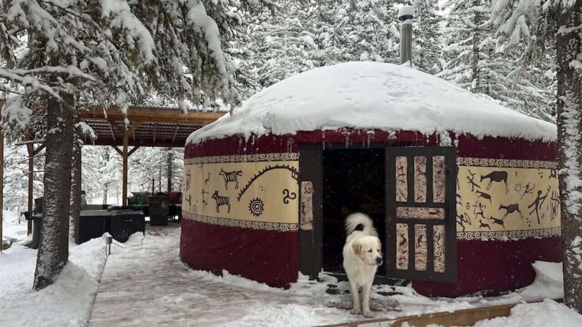 Bragg Creek RV Rental | "Shanti Yurt" with private hot tub in Bragg Creek