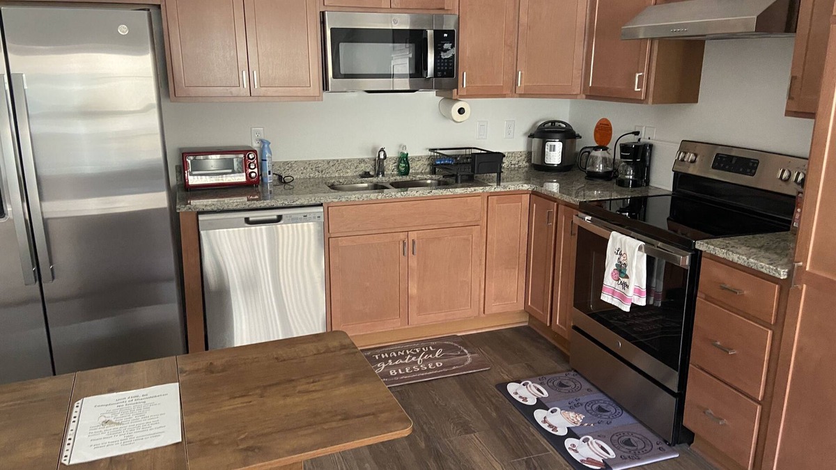 Tavares Condo | Shantiniketan B 6 /2106 /50 minutes to the Disney 2 mile to down town Tavares.