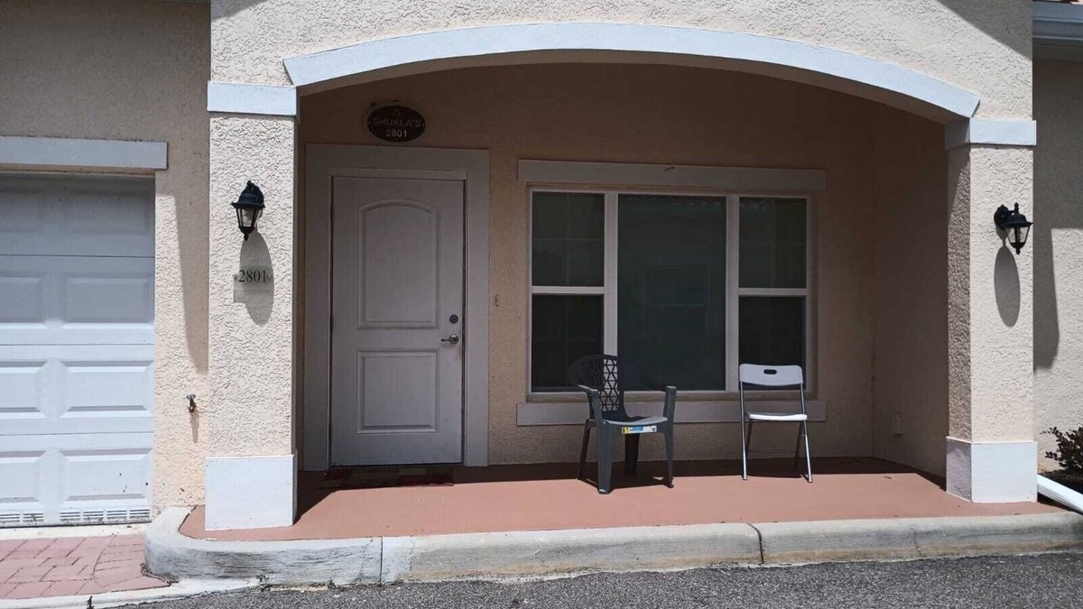 Tavares Condo | Shantiniketan I 1/2801/50 minutes to the Disney 2 mile to down town Tavares.