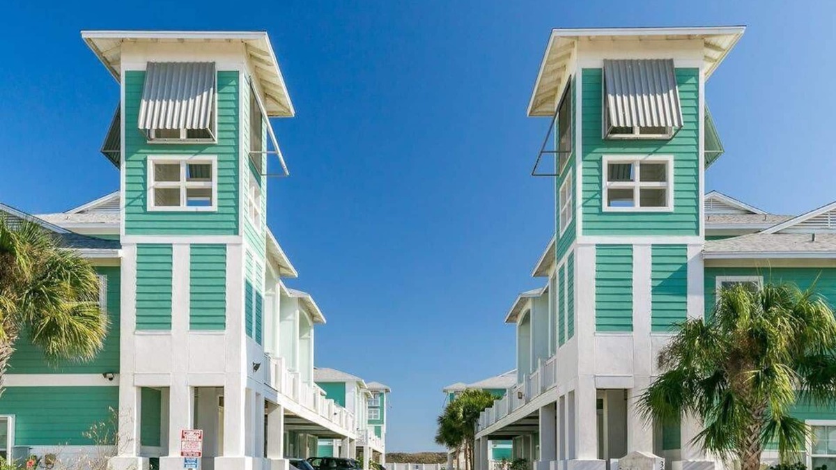 Safe Harbor Condo | Shared Pool and Hot Tub, Garage, Golf Cart Access, Pet Friendly