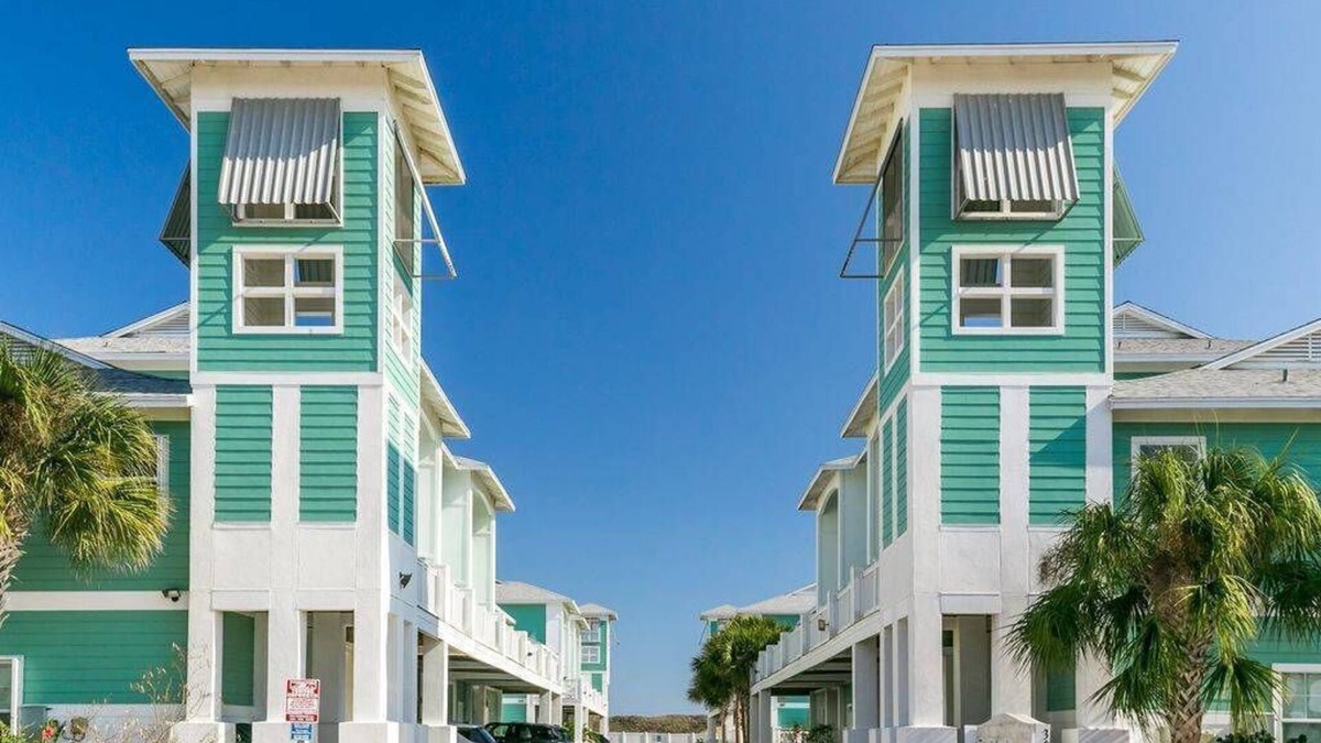 Safe Harbor House | Shared Pool, Close to Beach, Pet Friendly, Garage Access