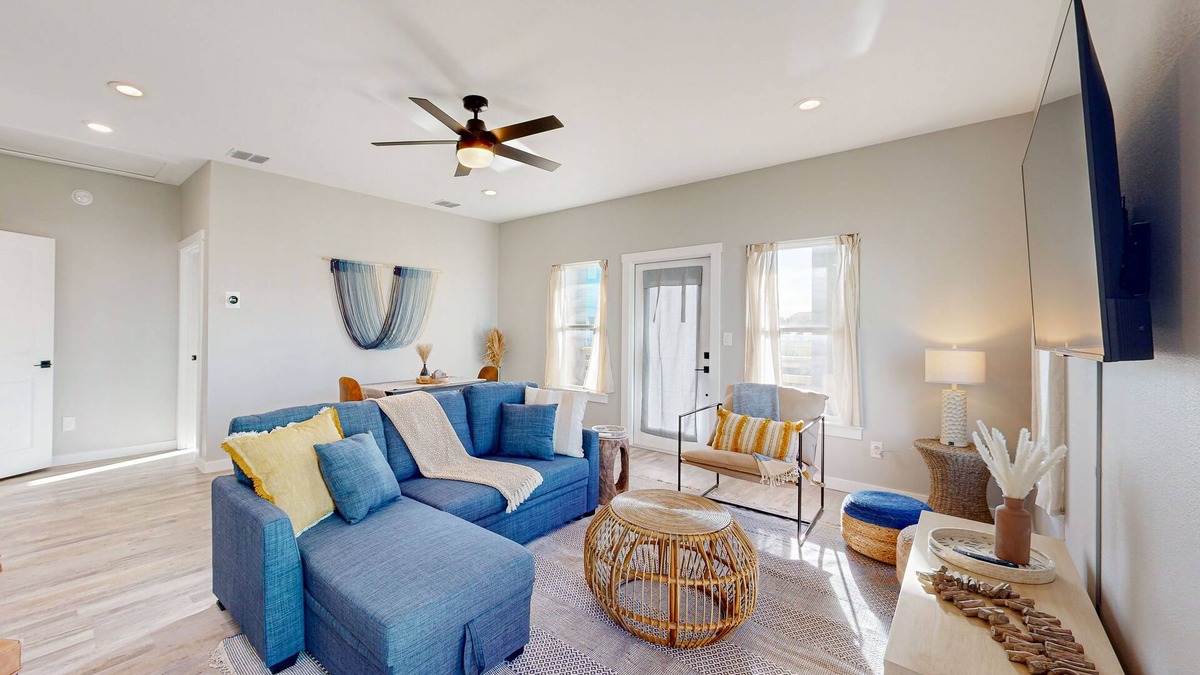 Bella Vista House | Shared Pool, Pet Friendly, Water View