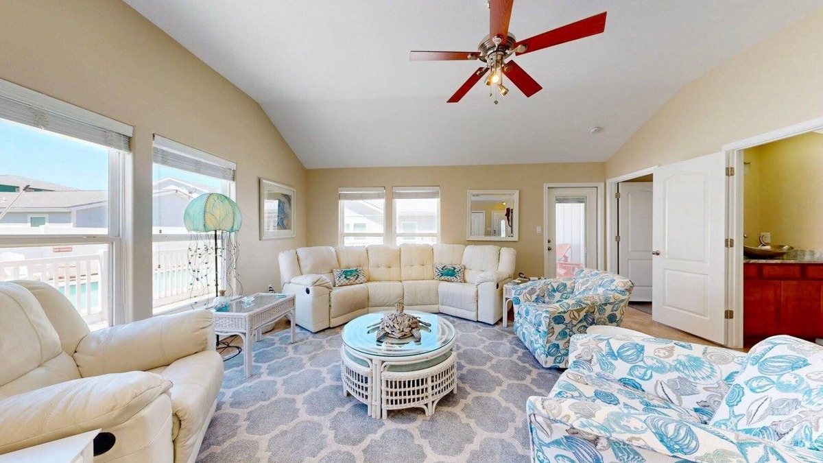 Safe Harbor Condo | Shared Pool, Pet Friendly, Minutes to the Beach