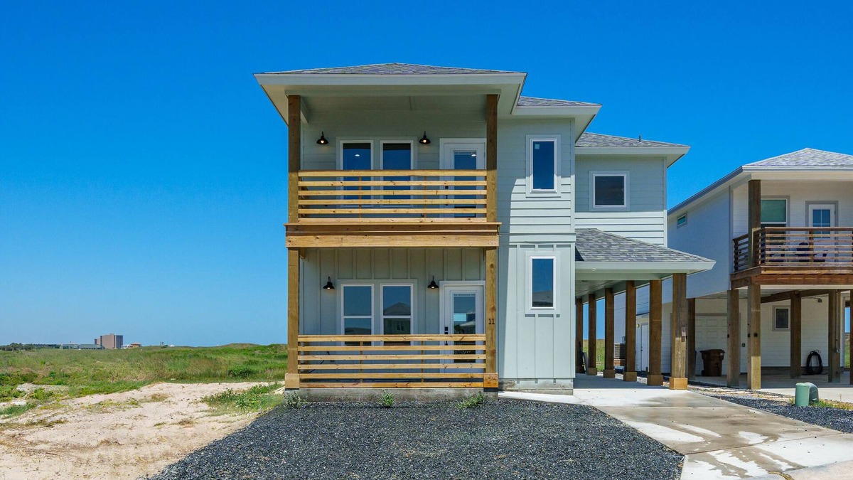 Bella Vista House | Shared Pool, Shared Hot Tub, Pet Friendly
