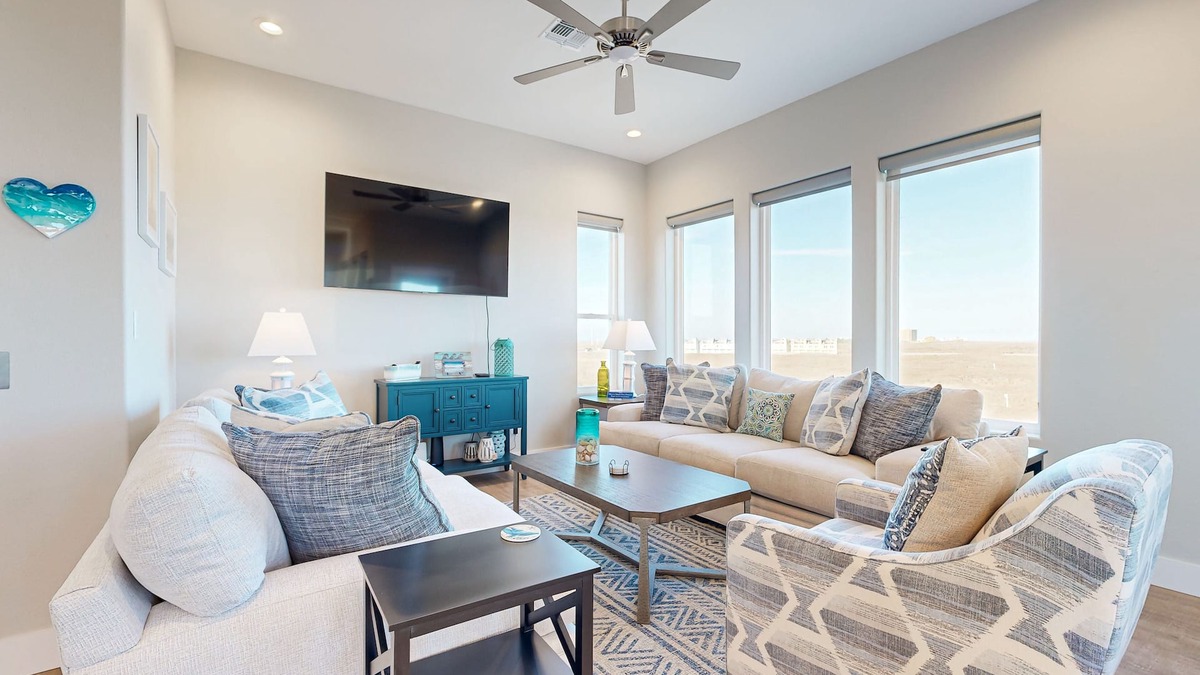 Bella Vista House | Shared Pool, Shared Hot Tub, Pet Friendly